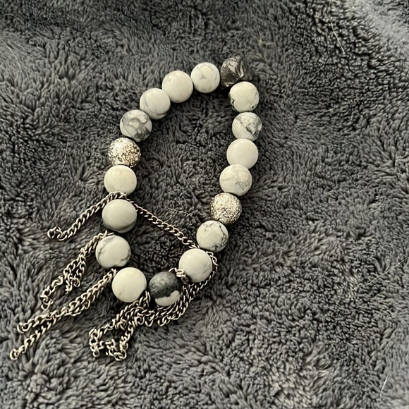 Beaded bracelet similar to The Lace Project - Picture 2 of 4